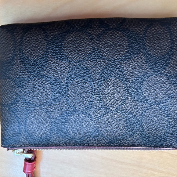 Coach wristlet - Picture 2 of 3